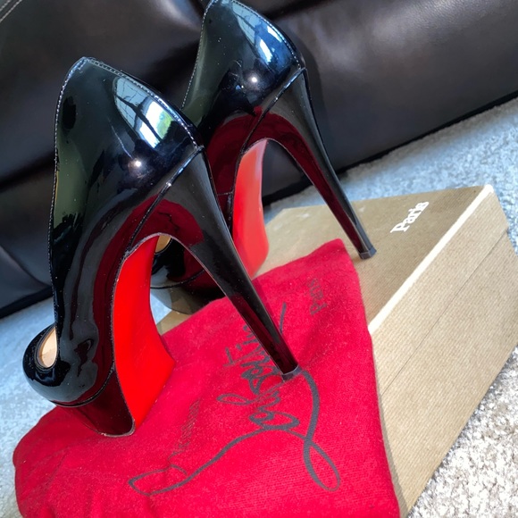 Shoes - Cristian Louboutin Red Bottoms